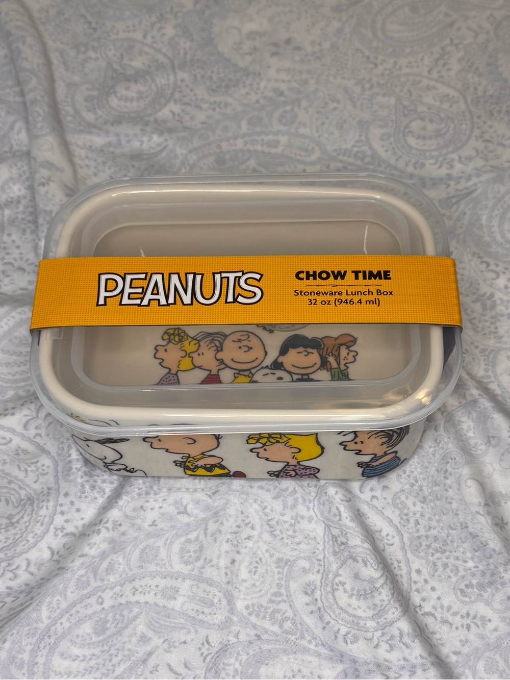Peanuts Gang Chow Time Stoneware 32 oz Lunchbox with microwave steam release lid